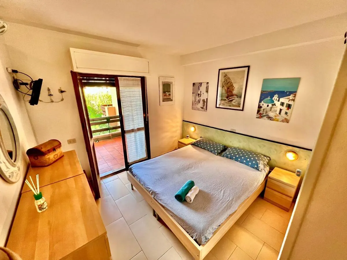 Apartment Incantevole Casetta Con Piscina La Maddalena